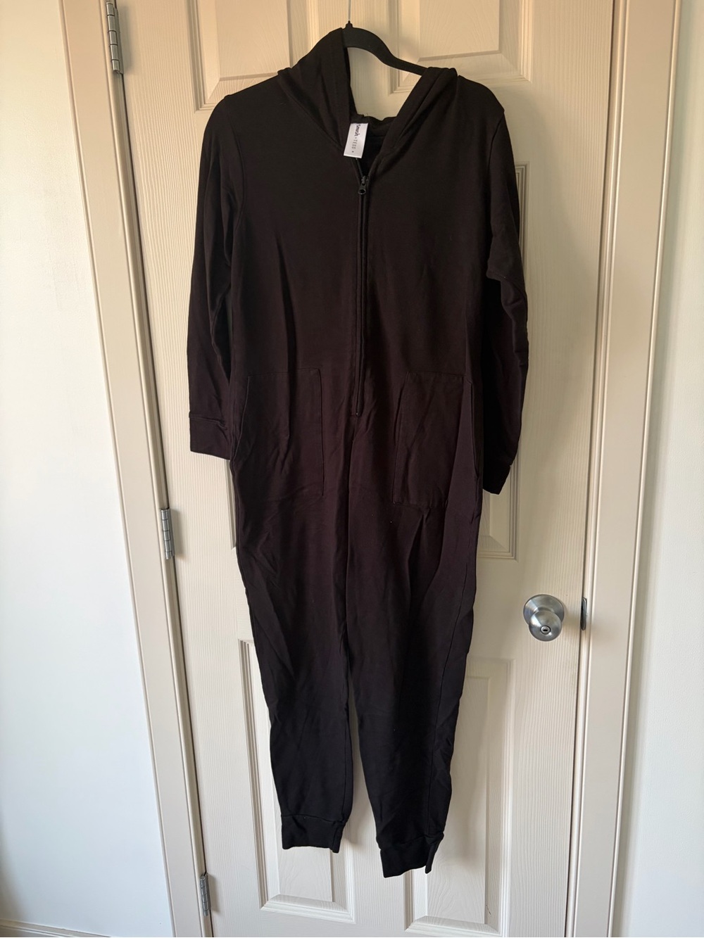 🦋 SMASH & TESS - Hooded Black Onesie Romper - Size Medium